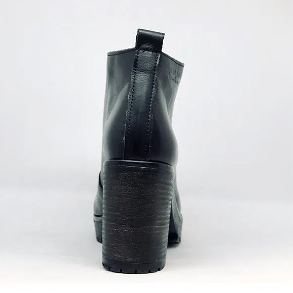 BOOTS ANN TUIL FURIE